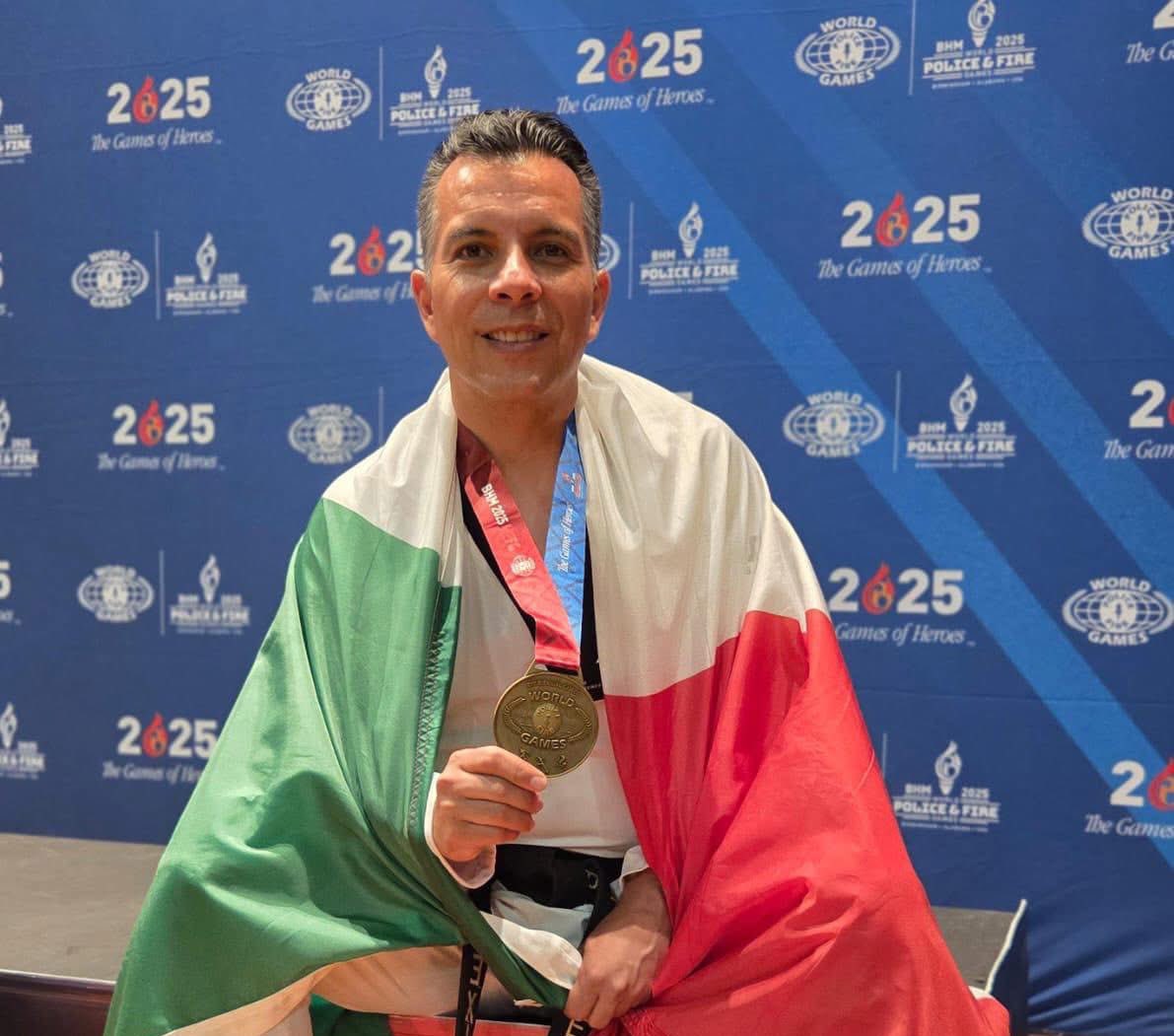 ¡Nuestras y nuestros policías son campeones mundialistas! 

Eduardo Sánchez, Michelle Rubio y Alberto Sierra, con destacadas participaciones obtuvieron 12 medallas en natación y taekwondo, en los pasados Juegos Mundiales de Policías y Bomberos 2025.

Muchas felicidades, son un