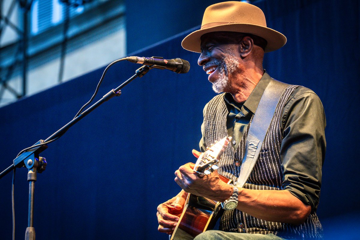 LuccaSummerFest's tweet image. Il meraviglioso blues di Keb&apos; Mo&apos; ad aprire una fantastica serata di musica!

#LSF25

Foto di Francesco Prandoni