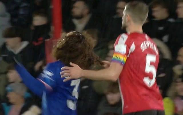 FootballFansFo2's tweet image. Cucurella's hair is gift that keeps on giving 😅
|#ChelseaFC