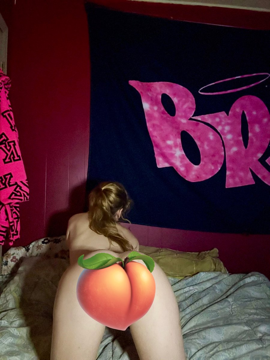 Completely nude on my link 😘
Come check it out😈😈 

onlyfans.com/marie_2159