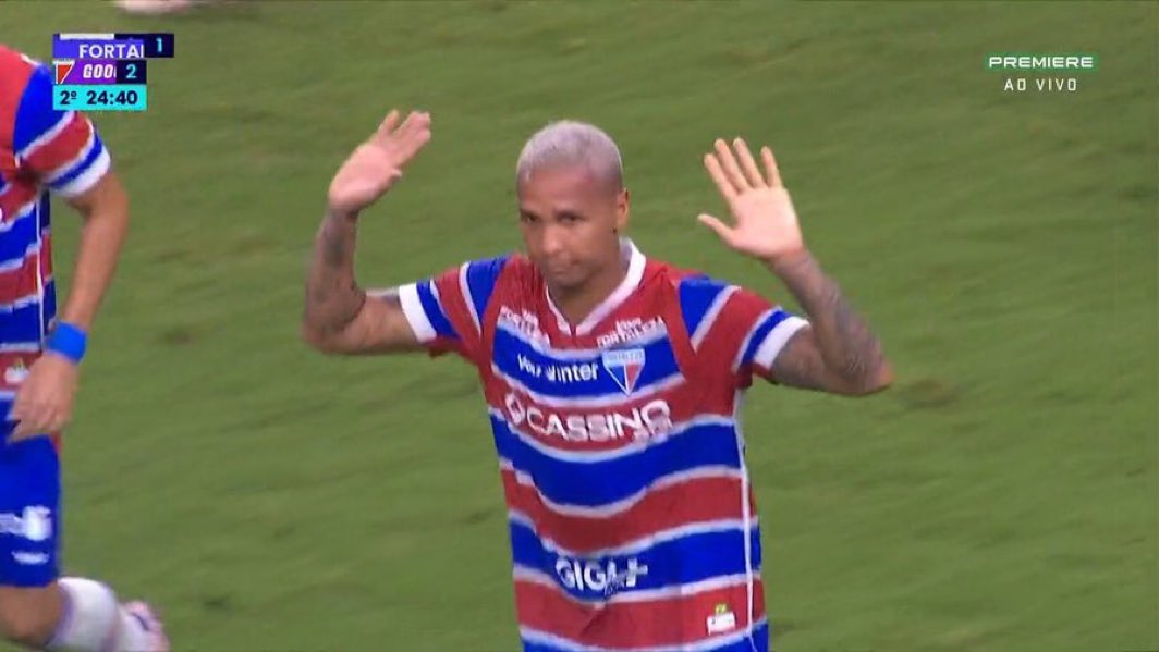 negro bembón tweet media