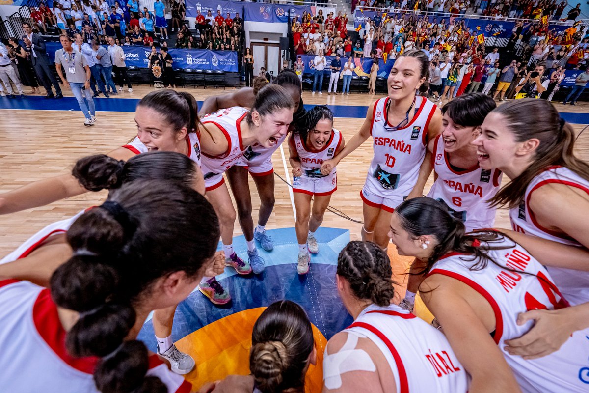 EuroBasketWomen's tweet photo. ON TOP OF EUROPE! 🚀
#U18EuroBasket x @BaloncestoESP https://t.co/J78fN6GAlc