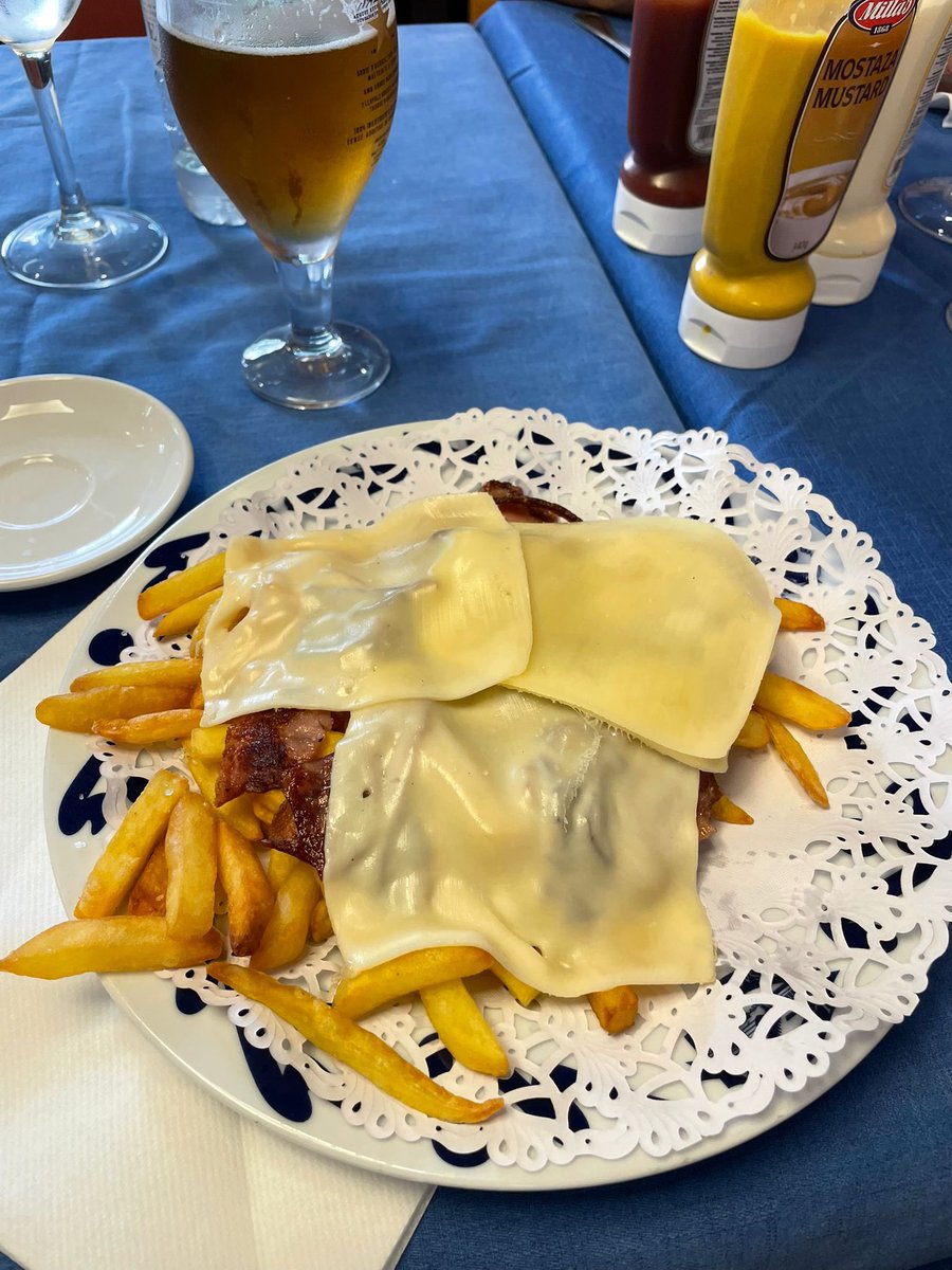 POCILEAKS's tweet photo. Cenita de hoy con @peldanyos y @lolalolita https://t.co/G9NoHDx8OF