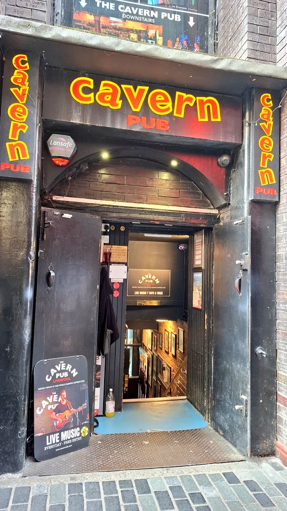 Erika Rivero (@erikariveroa) on Twitter photo Siguiendo la leyenda de <a href="/thebeatles/">The Beatles</a> <a href="/THE_CAVERNpub/">THE_CAVERN</a> #liverpool #England. En el 10 de Mathew Street en los años 50's, la historia del Cavern Club Liverpool sería leyenda. <a href="/revistamassana/">Revista Más Sana</a> Siguiendo la leyenda de <a href="/thebeatles/">The Beatles</a> <a href="/THE_CAVERNpub/">THE_CAVERN</a> #liverpool #England. En el 10 de Mathew Street en los años 50's, la historia del Cavern Club Liverpool sería leyenda. <a href="/revistamassana/">Revista Más Sana</a>