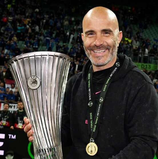 jmrodriguezper's tweet photo. 🌟 El palmarés de Enzo Maresca con 45 años:

🏆 Como futbolista:
1 Liga de Italia
1 Liga de Segunda de Italia
1 Supercopa de Italia
1 Supercopa de España
1 Copa del Rey
1 Supercopa de Europa
2 UEFA’s

🏆 Como entrenador:
1 Championship
1 Conference
1 Mundial de Clubes

🇮🇹 IL CAPO https://t.co/JbPQGhaTby