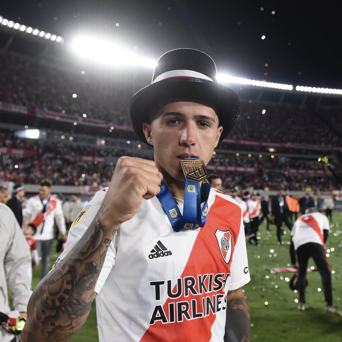 Cuna de campeones, <a href="/RiverPlate/">River Plate</a>