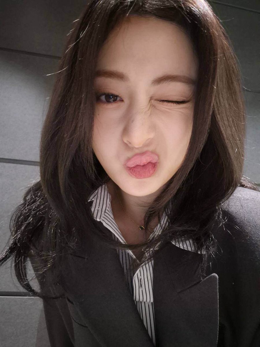 𝐘 𝐔 𝐍 𝐉 𝐈 𝐍 🎭