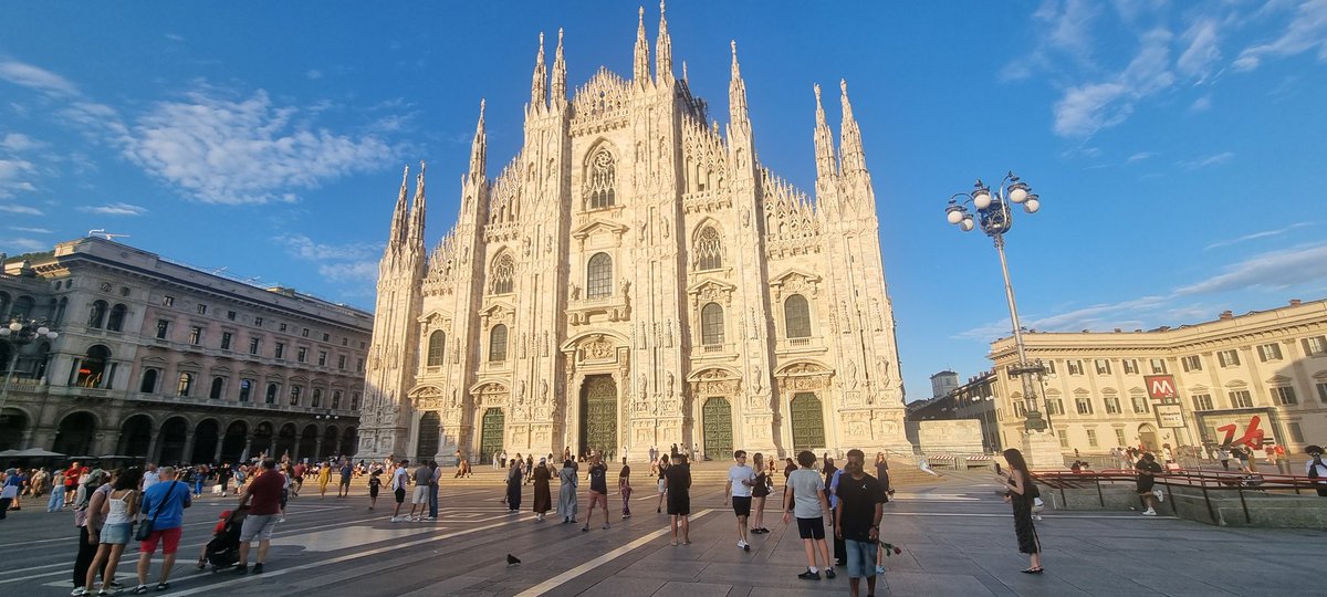 90Edwards's tweet image. Milan