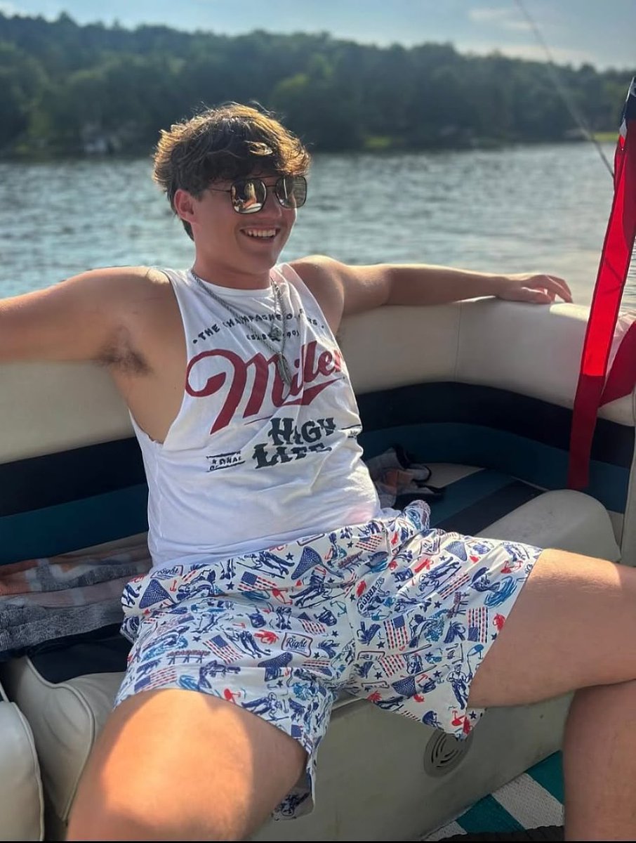 I know those pits are musky as FUCK brah 😵‍💫😵‍💫😵‍💫