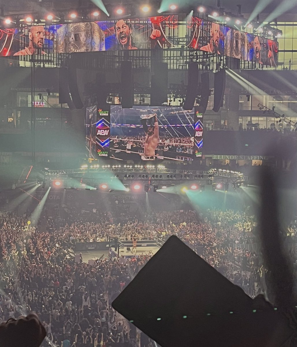 awesome late bday gift. ty <a href="/6hrLayover/">carmen</a> for inviting me 🧑🏽‍🎨 i can barely talk now