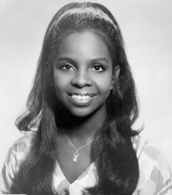 ImSunchez's tweet photo. I think this is great photo of Gladys Knight! https://t.co/BLcuMsJzFN