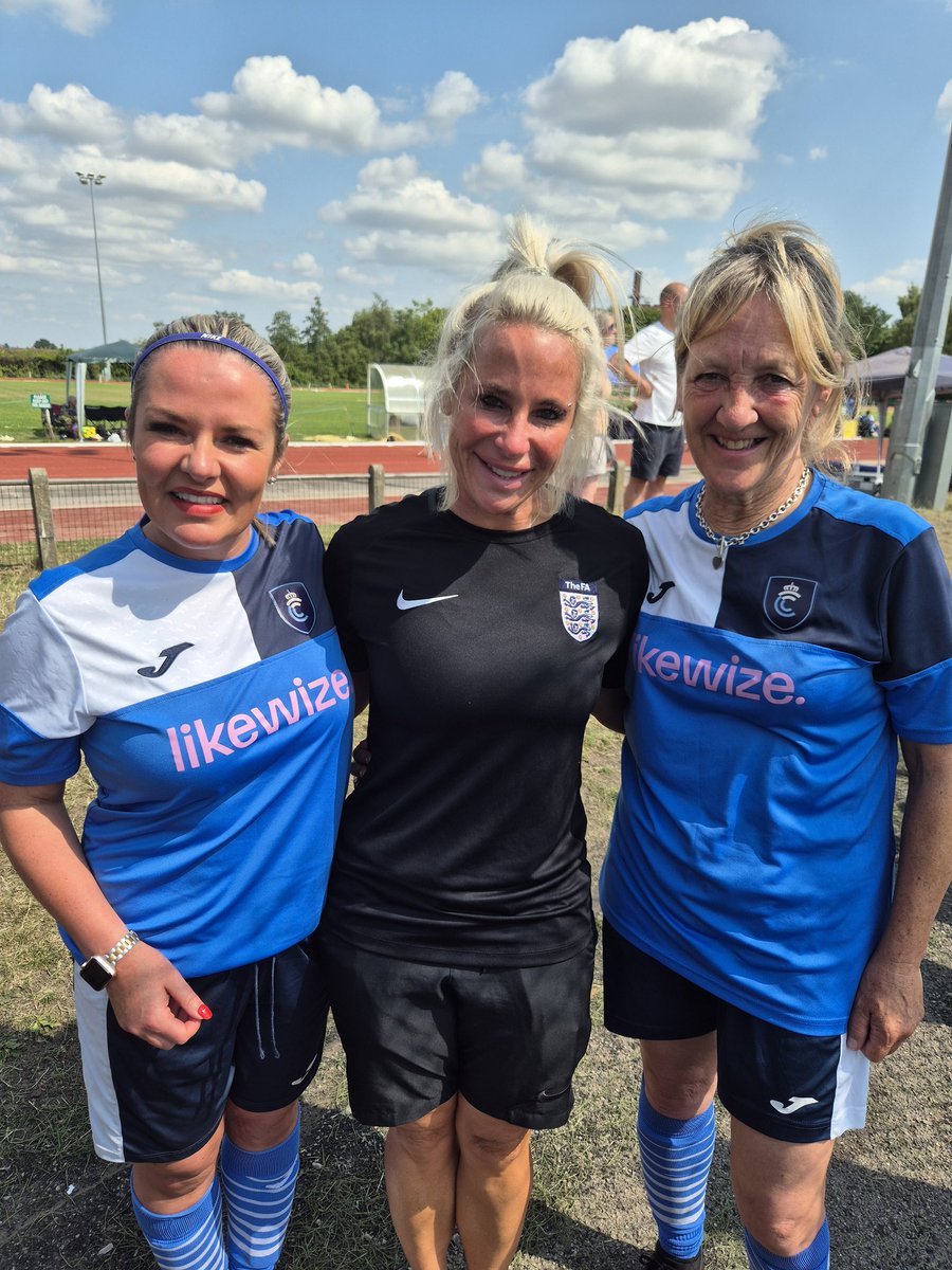 MissKDavey's tweet photo. Forever grateful for the roles that I have in refereeing and the people I get to work with! #GirlsThatRef #WomensFootball #LoveWhatIDo https://t.co/LAlMBM8fzR
