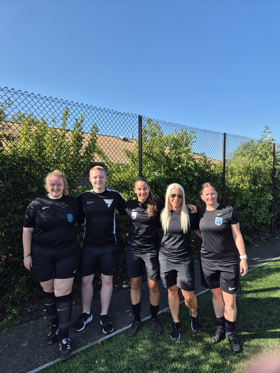 MissKDavey's tweet photo. Forever grateful for the roles that I have in refereeing and the people I get to work with! #GirlsThatRef #WomensFootball #LoveWhatIDo https://t.co/LAlMBM8fzR
