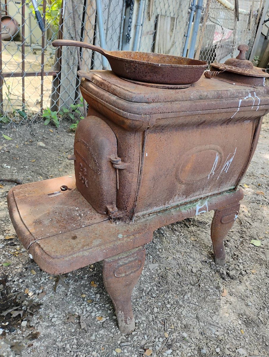 JMarieThesisPod's tweet image. One of my elderly neighbors passed a bit ago and his son sold the house and said to get whatever we wanted... Look what I found!