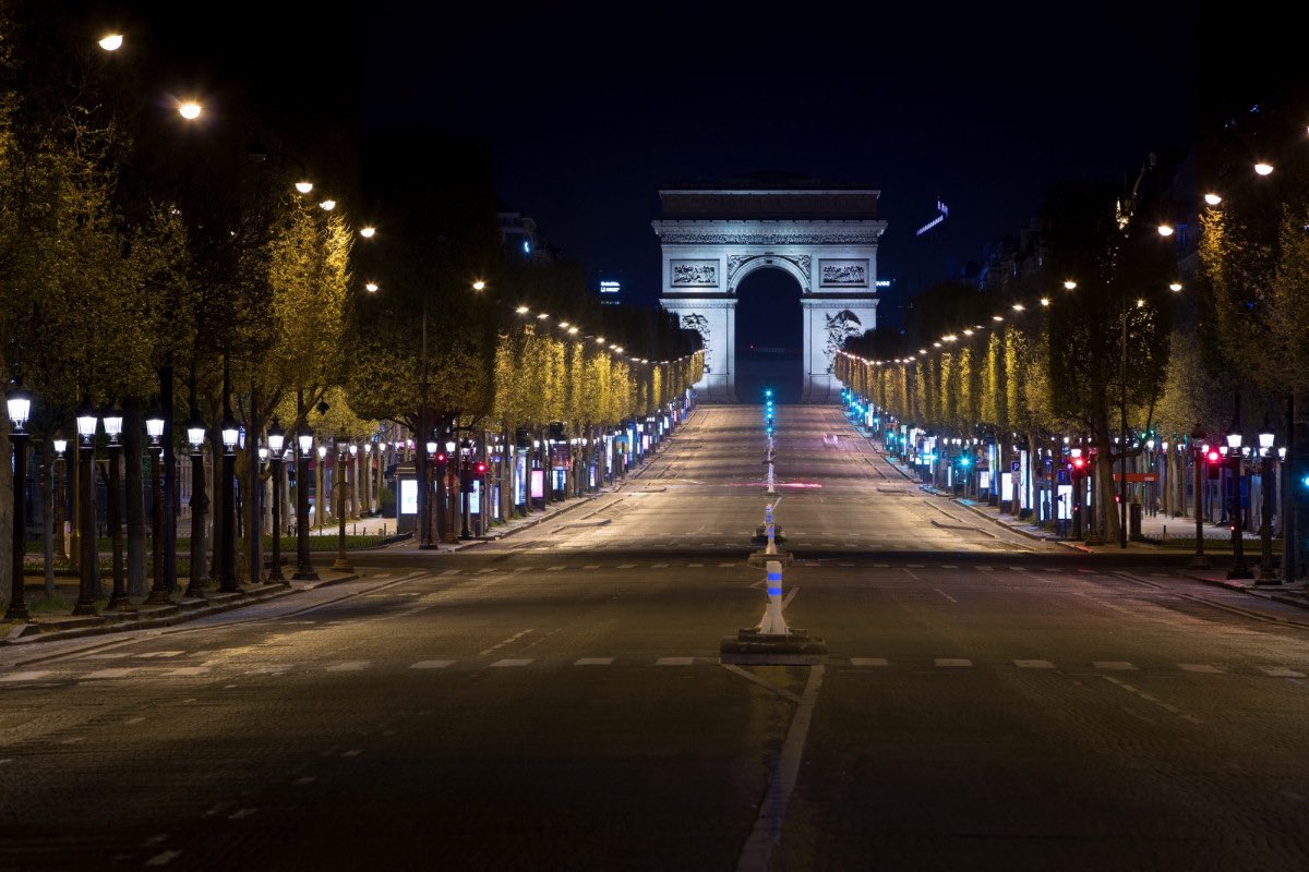 Les champs Élysée se soir 😂😂😂😂