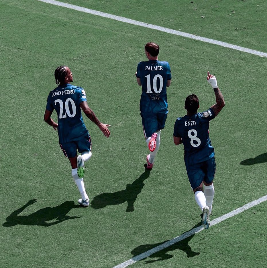 و كل سنه الناس تستبعد تشلسي و كل سنه نلجمهم هذا ناديي شكككرًا للكل والله ما توقعت مثل هالاداء الملجم 💙💙💙💙