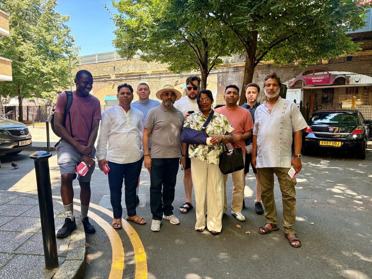 Despite the heat we were out in force across Tower Hamlets this weekend to ascertain all the ‘hot’ issues our residents are faced with. Parking, ASB, street sweeping &amp; overcrowding are just some issues raised on  #labourdoorstep Join our movement for change! Thank you everyone!