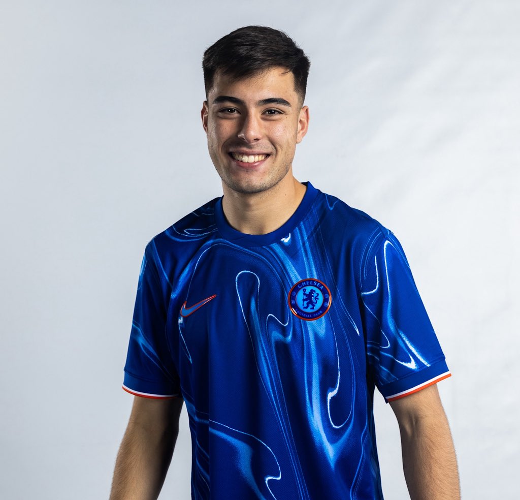 Bosterosoy12__'s tweet photo. Anselmino llegó al chelsea y en 6 meses lo saco campeón del mundo https://t.co/sh5cid1BBz