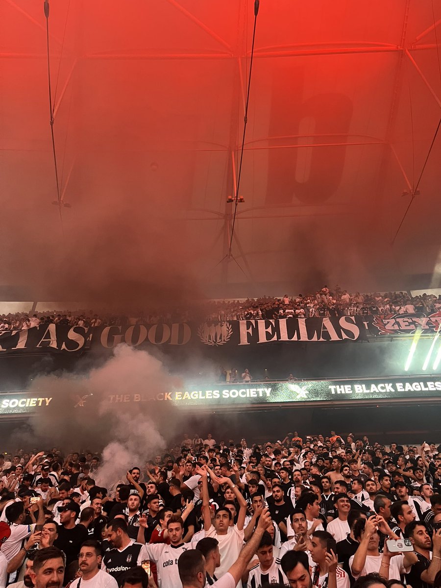 ozanefkerili5's tweet photo. Bizler Yüce Beşiktaşın neferleriyiz. ALEMDE GOODFELLAS https://t.co/XCoBARtlBG