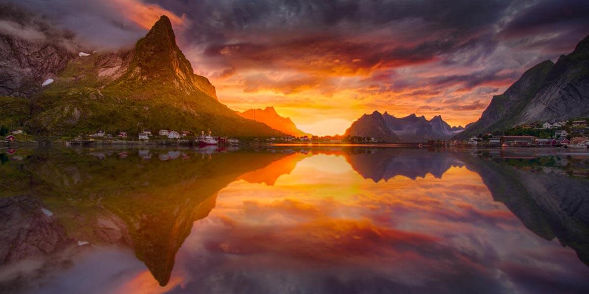 Good night from Norway, where summer meadows fed Viking farms in the long northern twilight.
Iron sickles and plows, like those from Oseberg, shaped the soil for barley and rye🌙✨
