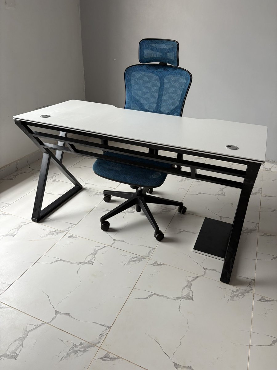mysetupgh's tweet image. Client cam 📸

Desk available- 1,600 cedis 
0549544953