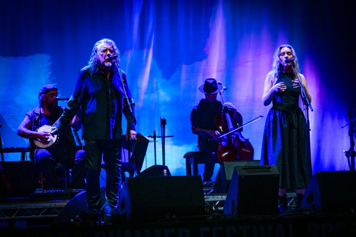 LuccaSummerFest's tweet image. Robert Plant presents Saving Grace, feat. Suzi Dian, sonorità magiche per la band guidata da una leggenda della musica!

#LSF25

Foto di Francesco Prandoni