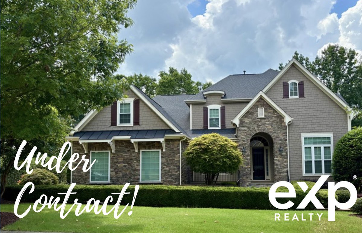 MattMaynard9's tweet photo. #undercontract! Congratulations to the buyers on their new home journey.   Thank you for allowing me to be a part of the process to help you find and negotiate a fantastic #Heritage gem in Wake Forest. 
#realtor
#expRealty https://t.co/D2HO0ZT7au
