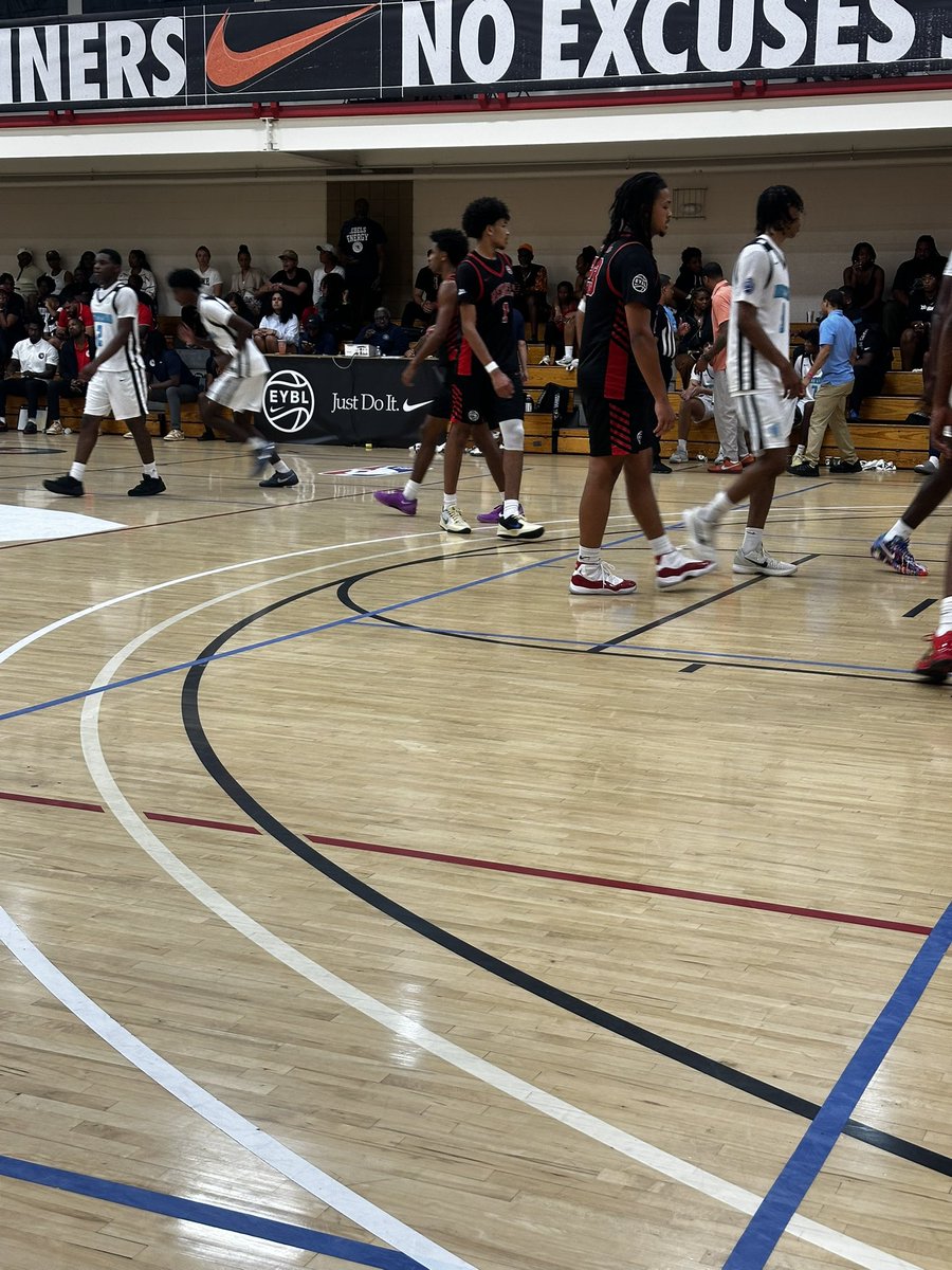 TheScoutLab's tweet image. O’Neal Delancy just put on a show! His 16U Florida Rebels team secured a massive 75–56 win over Nightrydas.
Delancy dropped 33 points, shooting an impressive 8-12 from three, and showed why he’s one of the most prolific scorers in the country.
Graciano Nthona also stood out,…
