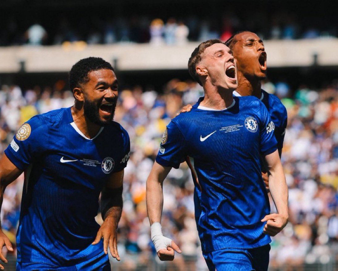 CHELSEA FANS DROP YOUR HANDLES 🔵

CHAMPIONS OF THE WORLD ♥️