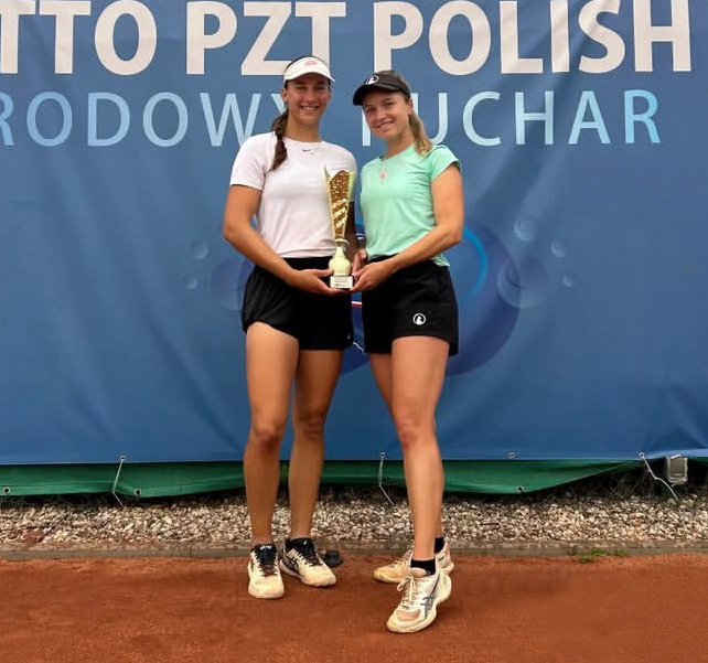 TexasWTN's tweet image. Congrats to Salma Drugdova on winning the doubles title of the W15 Grodzisk Mazowiecki in Poland with partner Ivana Sebestova! That's 6️⃣ pro doubles titles for Salma in her career! #HookEm 🤘🎾🏆