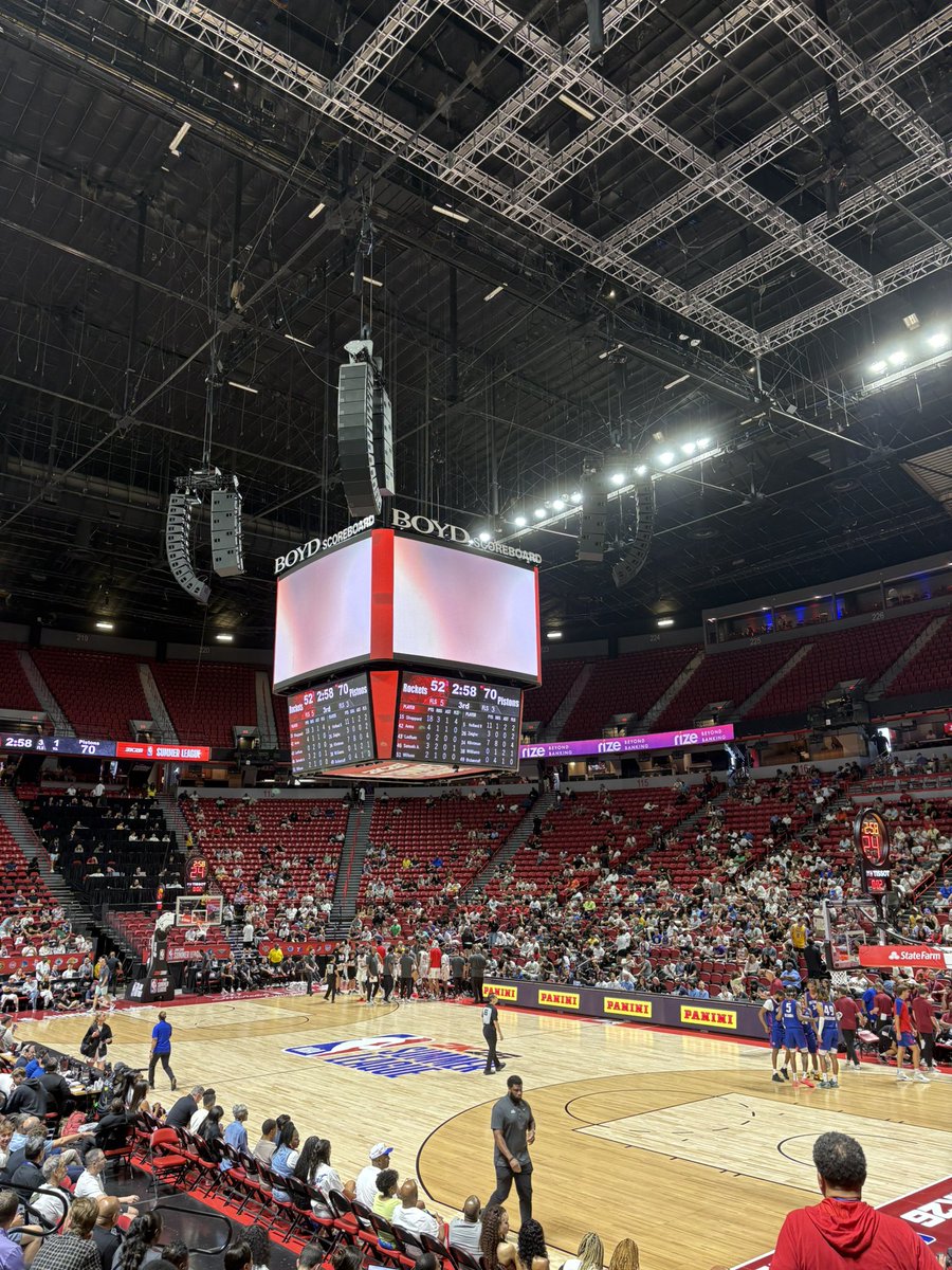 In the building at Thomas &amp; Mack for some Summer League action!