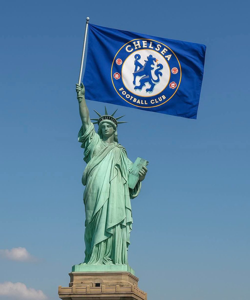 akspiray's tweet photo. Our flag at statue of Liberty in New York 
#Chelsea #ChelseaFC #chsp #CHSPSG https://t.co/0oJrLwIkA3