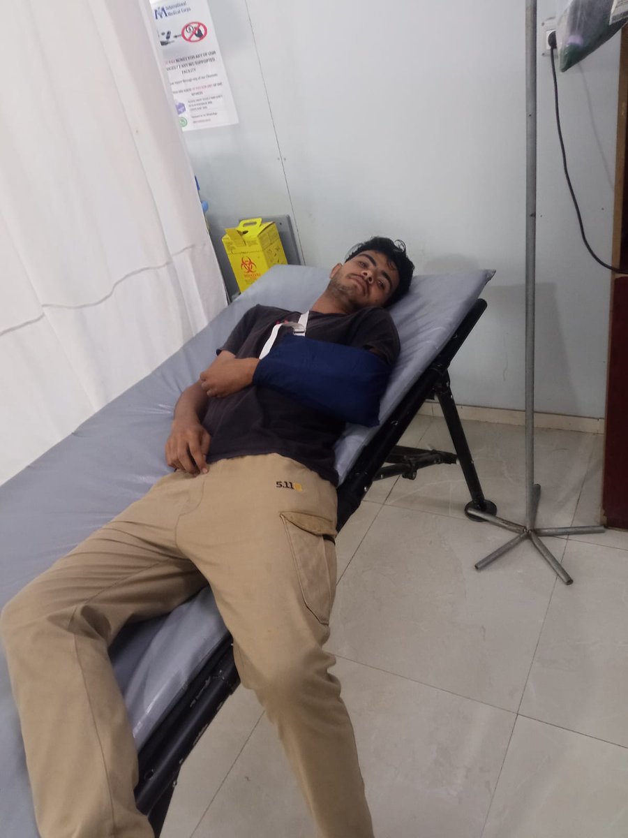 ygaza7732's tweet image. Hello, I am crying from the severity of the pain in my hand. Unfortunately, no one cares about me. No one is donating to me. I cannot buy treatment and we have run out of food. I am living in very terrifying conditions. Please donate before it is too late. I need you.๐โฆ