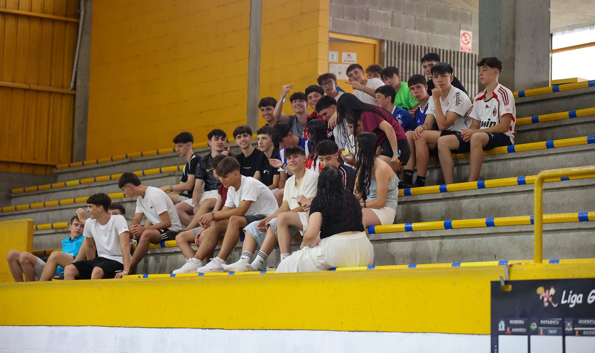 🚨 ¡Segundo turno en marcha!

Hoy recibimos a los nuevos participantes, algunos ya veteranos de otras ediciones.

Después de instalarnos, ya hemos empezado a rodar… ¡partidos disputados y ambiente a tope desde el minuto uno! 🏑💥

No te pierdas nada: gradohockey.es/ediciones#2025