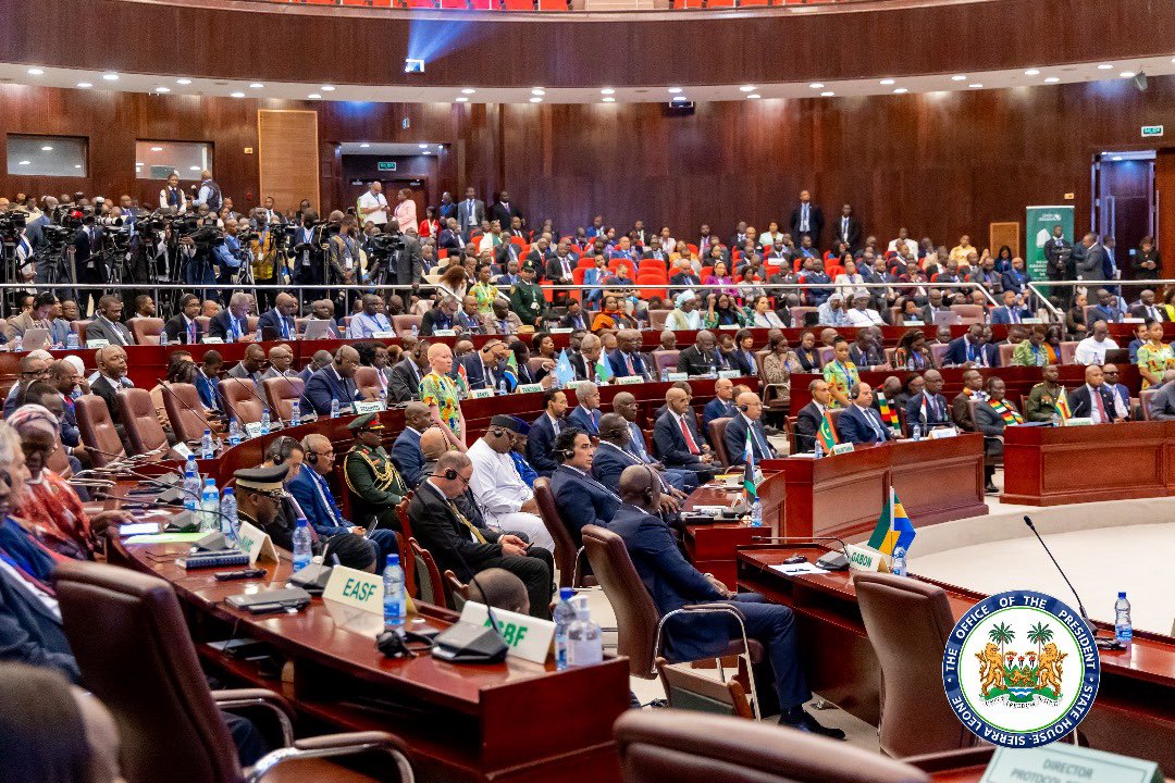 julius_maadabio's tweet image. As the President of the Republic of Sierra Leone and the Chairman of the ECOWAS Authority of Heads of State and Government, I had the honor of presenting a comprehensive progress report on the strides made in regional integration within the Economic Community of West African…