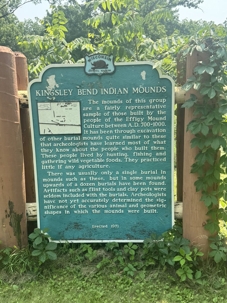 JeffUP_North's tweet image. Kingsley Bend Indian mounds in Wisconsin Dells was quite a surprise. Much bigger conical mounds and large effigy mounds. The largest mound was on top of a hill overlooking a valley on one side and overlooked the whole complex