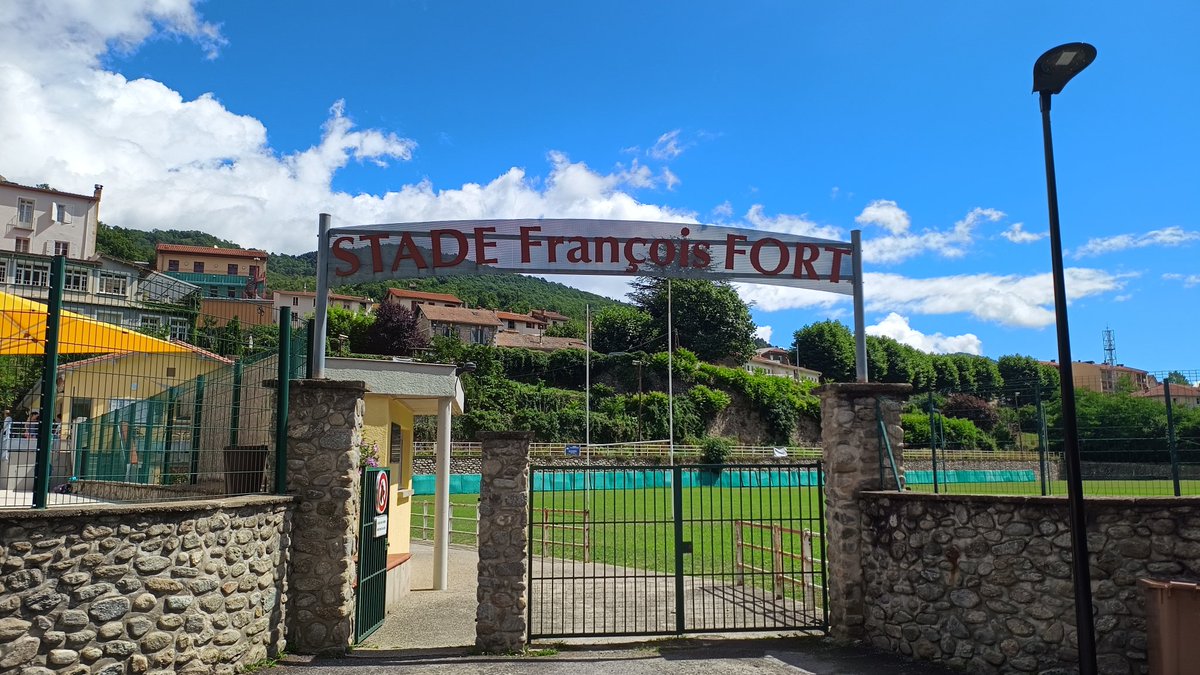 nitramracso's tweet photo. Y después nos hemos acercado al Stade François Fort , que se encuentra en Prats de Molló. También es de los que emplea la Entente Haut Vallespir y será la #H189 https://t.co/Qe3xQNClcF