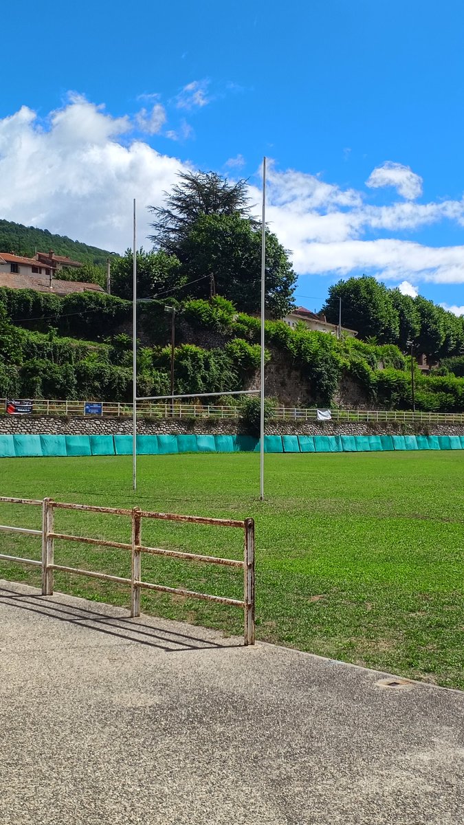 nitramracso's tweet photo. Y después nos hemos acercado al Stade François Fort , que se encuentra en Prats de Molló. También es de los que emplea la Entente Haut Vallespir y será la #H189 https://t.co/Qe3xQNClcF