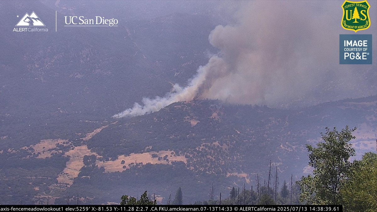 SkyzSmokey's tweet image. #MaxFire In Sierra National Forest, NE of Pine Flat Lake. The fire is 100 acres with a rapid rate of spread, short range spotting and a potential for 200-500 acres. Tankers 75, 76, 78, 83 and 121 are assigned along with multiple copters and Air Attack 658
