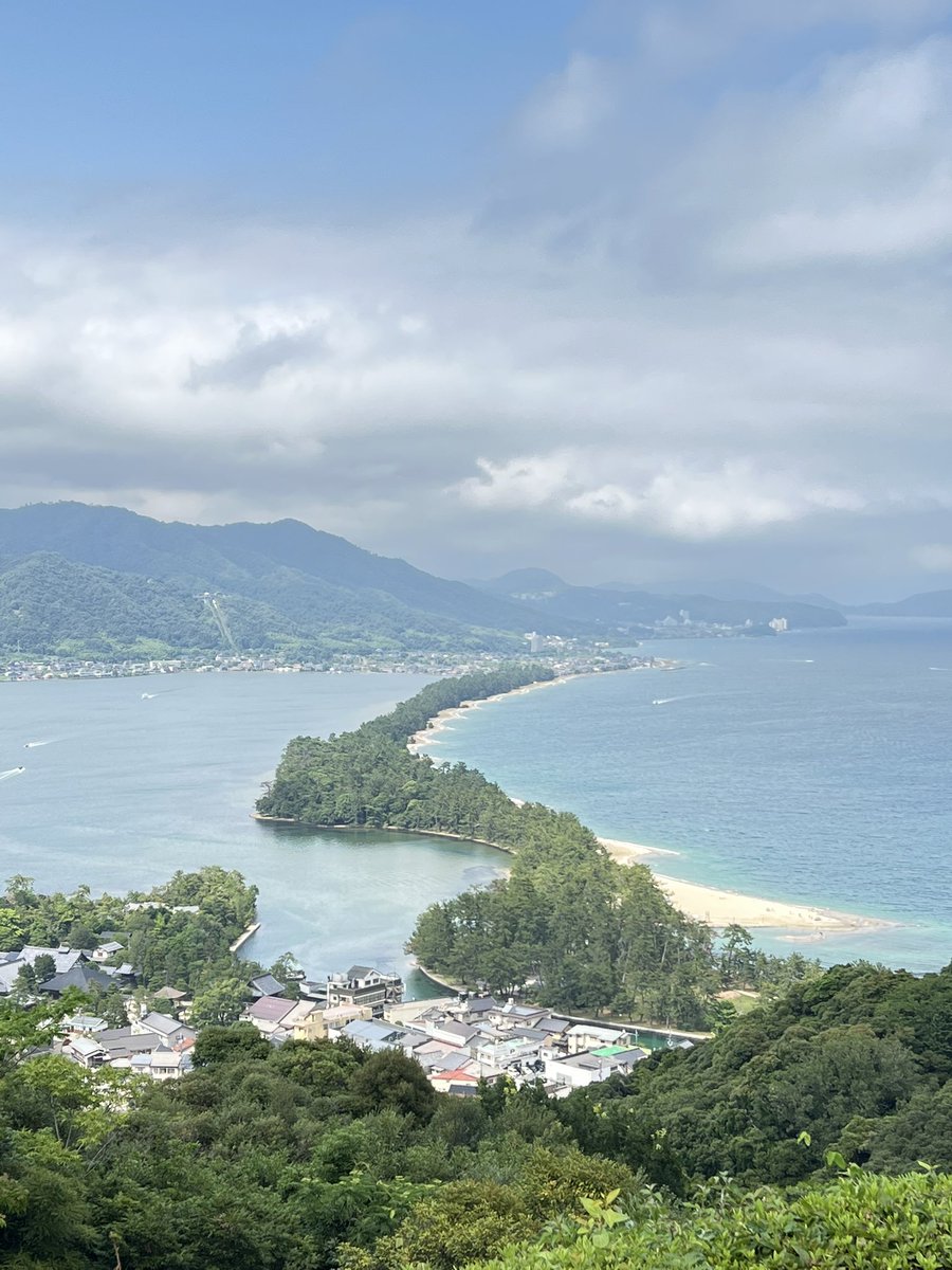 k_tamago_power's tweet image. 【天橋立】
『日本三景』
日本三景の一つに数えられる天橋立✨
天橋立が名勝地として認知され始めたのは8世紀頃、西国三十三所の28番札所である成相寺が開山した頃と言われているのだそう😊