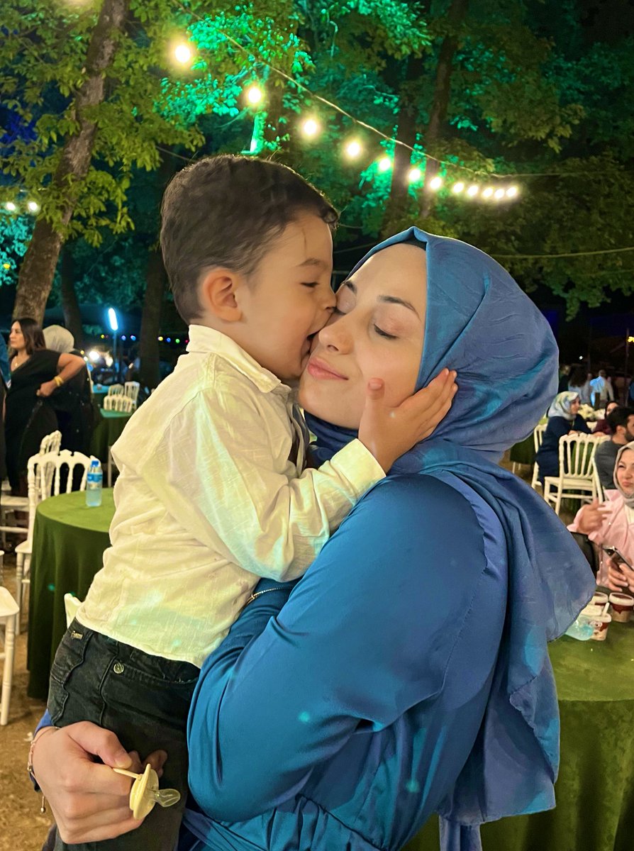 buseegelirr's tweet image. Kalbimin en derinlerinde hissediyorum sevgini
#canımoğlum