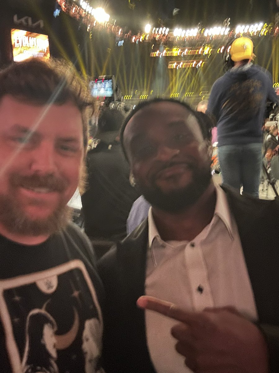 Got the chance to meet one of <a href="/MrViny123/">Vincent Davis</a> former players <a href="/WWEBigE/">Ettore “Big E” Ewen</a>