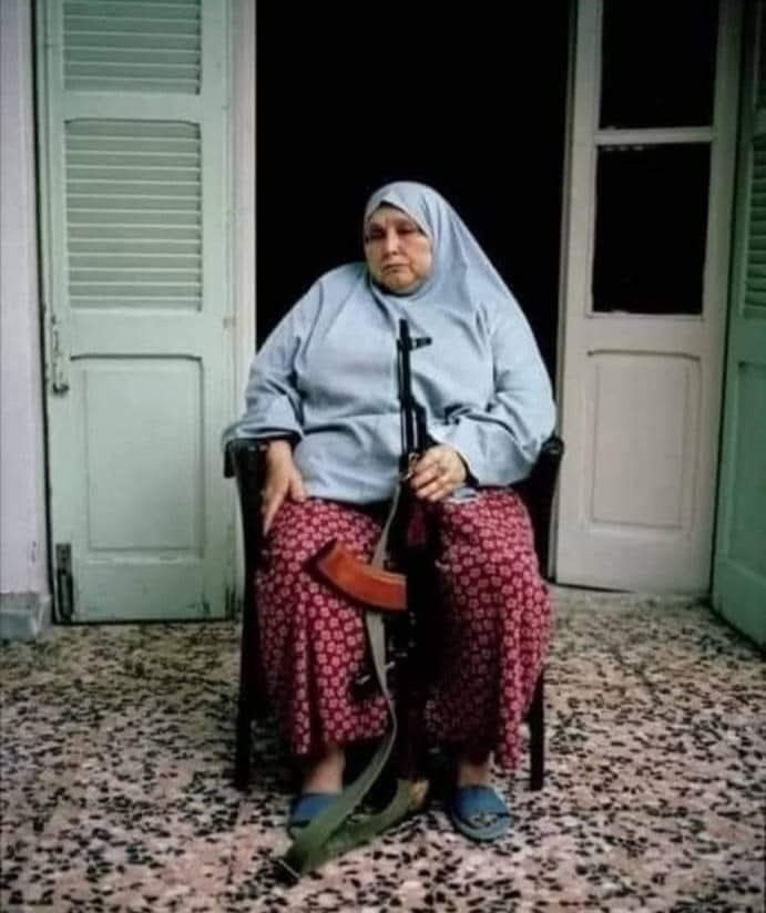 📌 لما تزعل المدام
حماتك وهي مستنياك 🙁 🤣