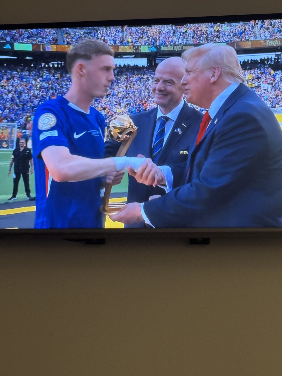 jordanjaybbrown's tweet photo. Cole Palmer shaking Donald Trumps hand is not something I thought I needed to see today #worldclubcupfinal #ChelseaFC #donaldtrump https://t.co/aPsqRxqNSu