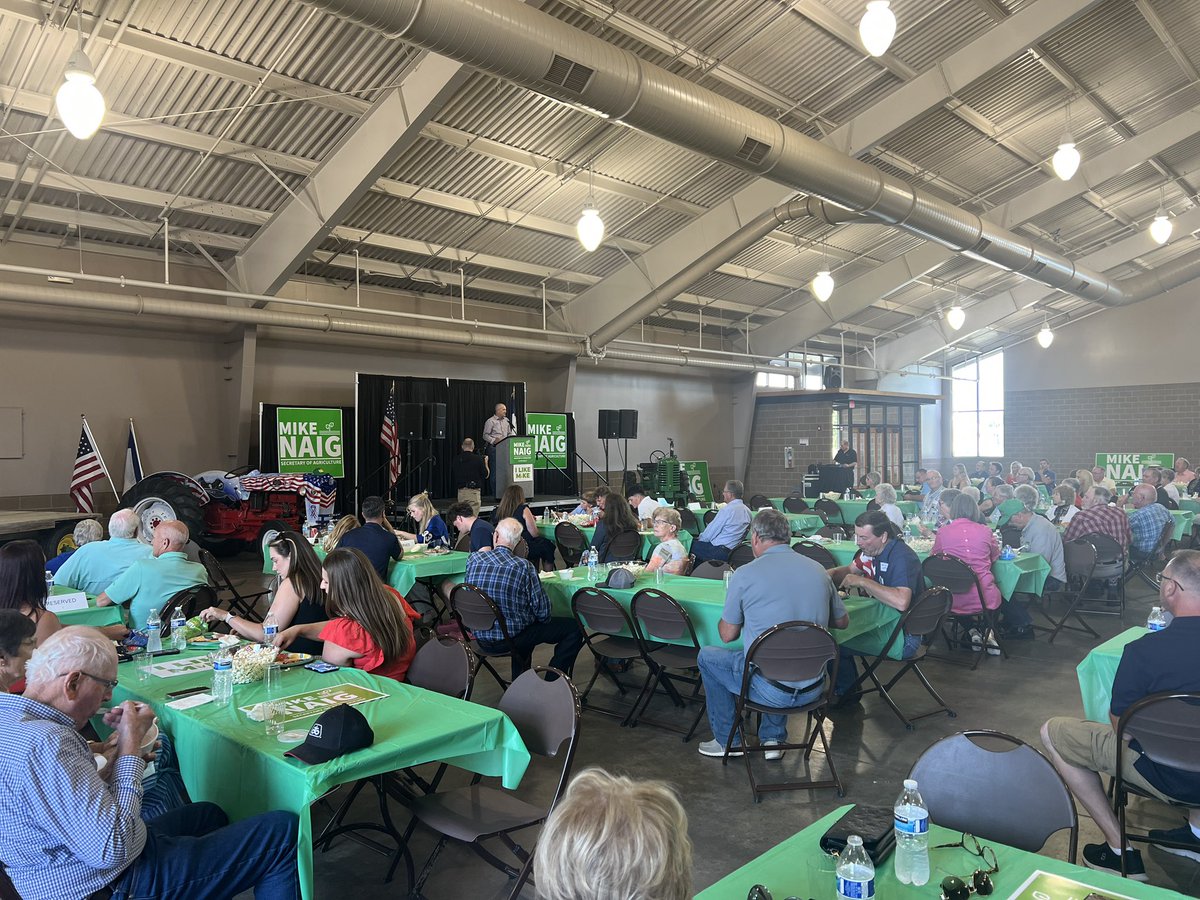 MikeNaigIA's tweet image. Thank you to everyone who joined us last night to support our campaign鈥攁nd a special thanks to @KimReynoldsIA and @joniernst for their strong leadership and friendship
Together, we鈥檙e fighting for #IowaAg and standing up for farms, families, and freedom! 馃嚭馃嚫