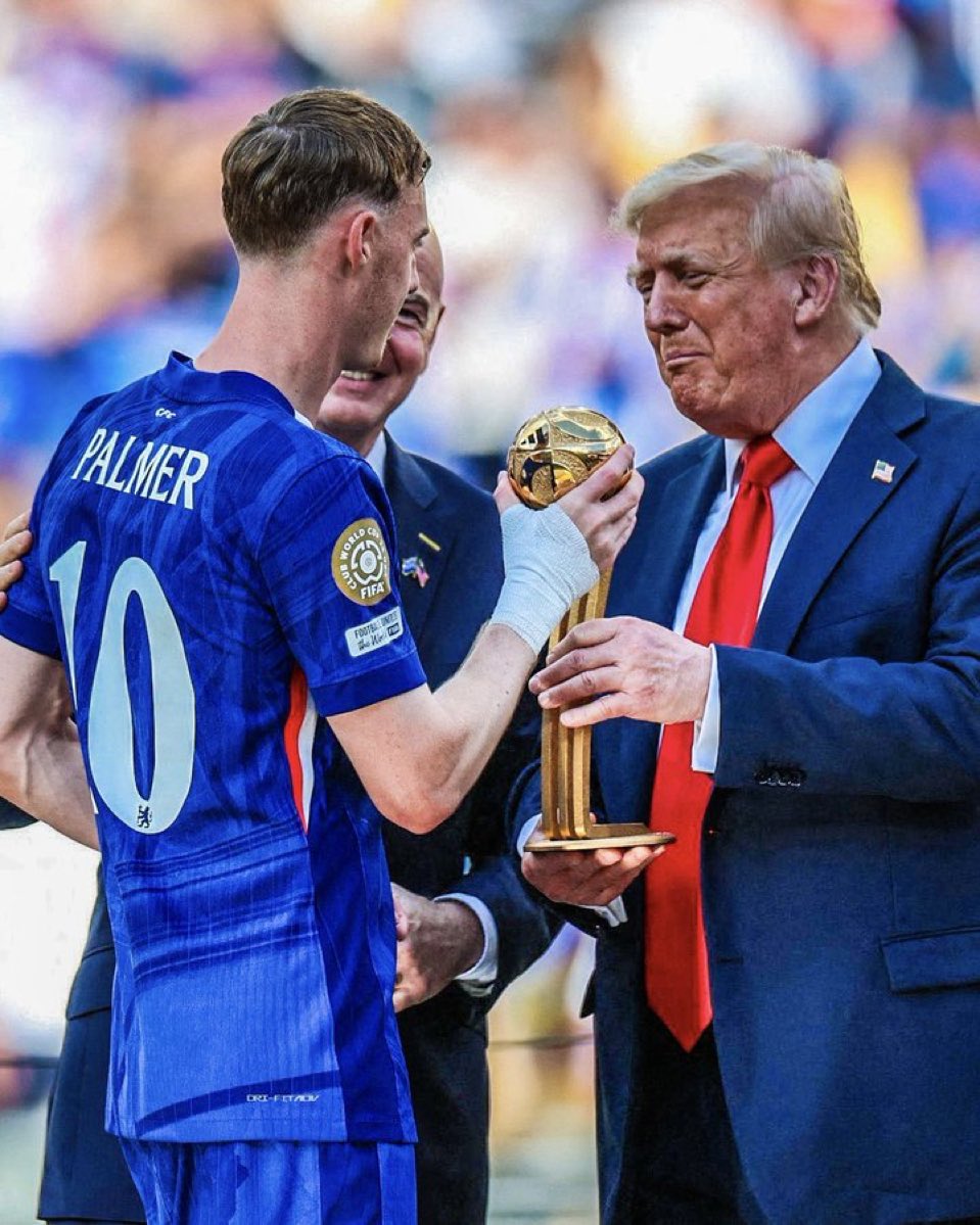 PurelyFootball's tweet photo. How is this real😭😭 https://t.co/65GLiRzPQl