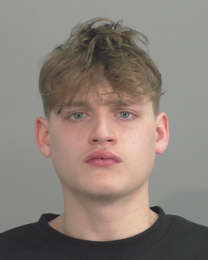 rickzamperin's tweet photo. @HamiltonPolice say the suspect in Friday’s fatal shooting in downtown #HamOnt has been identified as 17-year-old Mackale Lavoie. He is wanted for Second Degree Murder and two counts of Attempted Murder. https://t.co/lZhsu1EK2x
