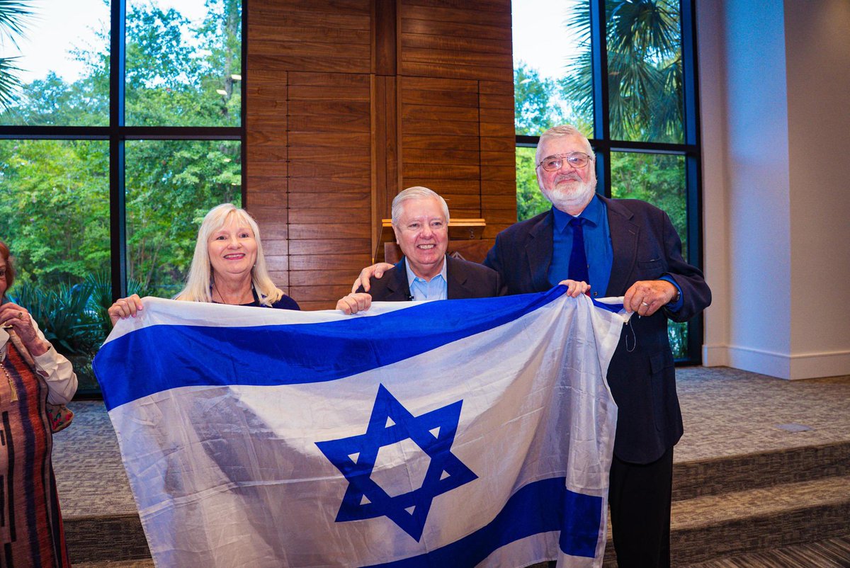 LindseyGrahamSC's tweet image. It was my great honor to speak with my friends at the Chabad of Charleston today.
We shared our love for Israel and affirmed its right to exist. We also discussed the importance of ending the threat from regimes and entities who want to eliminate the one true Jewish state.
We…