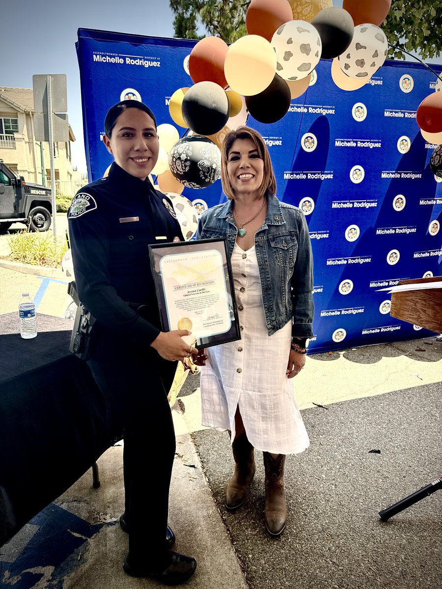 UplandPD's tweet image. Officer Jessica Carillo, a proud U.S. Army Reserve veteran, was honored as the 2025 Veteran of the Year by Assemblymember Michelle Rodriguez! 🇺🇸
Her dedication to serving both our country and the Upland community was recognized at this year’s Summer Barbecue and Open House.…