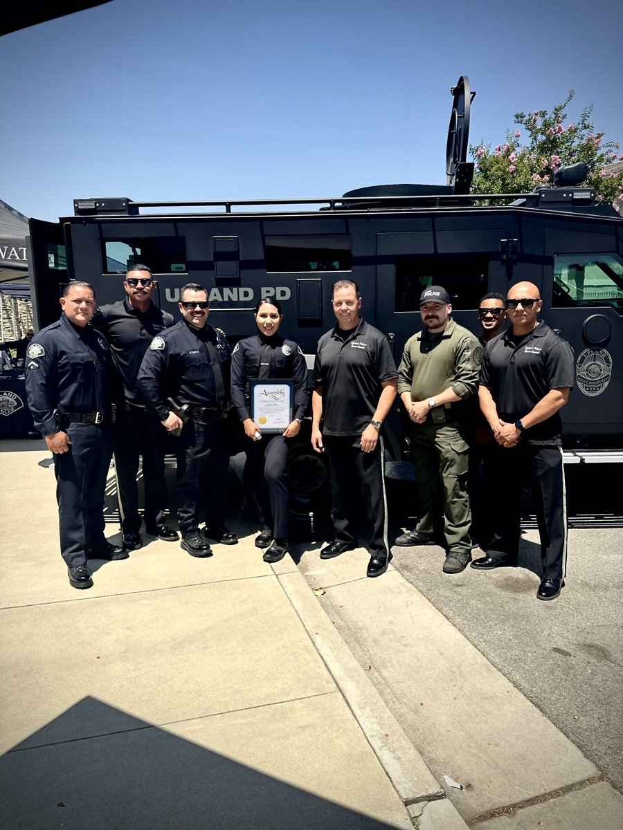 UplandPD's tweet image. Officer Jessica Carillo, a proud U.S. Army Reserve veteran, was honored as the 2025 Veteran of the Year by Assemblymember Michelle Rodriguez! 🇺🇸
Her dedication to serving both our country and the Upland community was recognized at this year’s Summer Barbecue and Open House.…